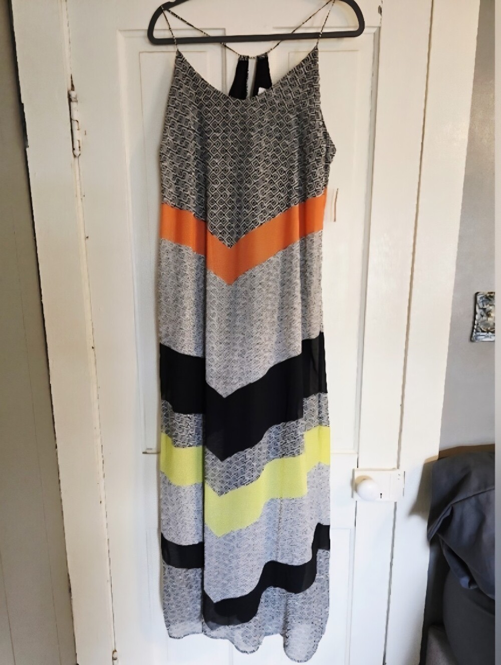 Old Navy Chevron Striped Maxi Dress V-Neck Keyhole Back Women's Medium M EUC